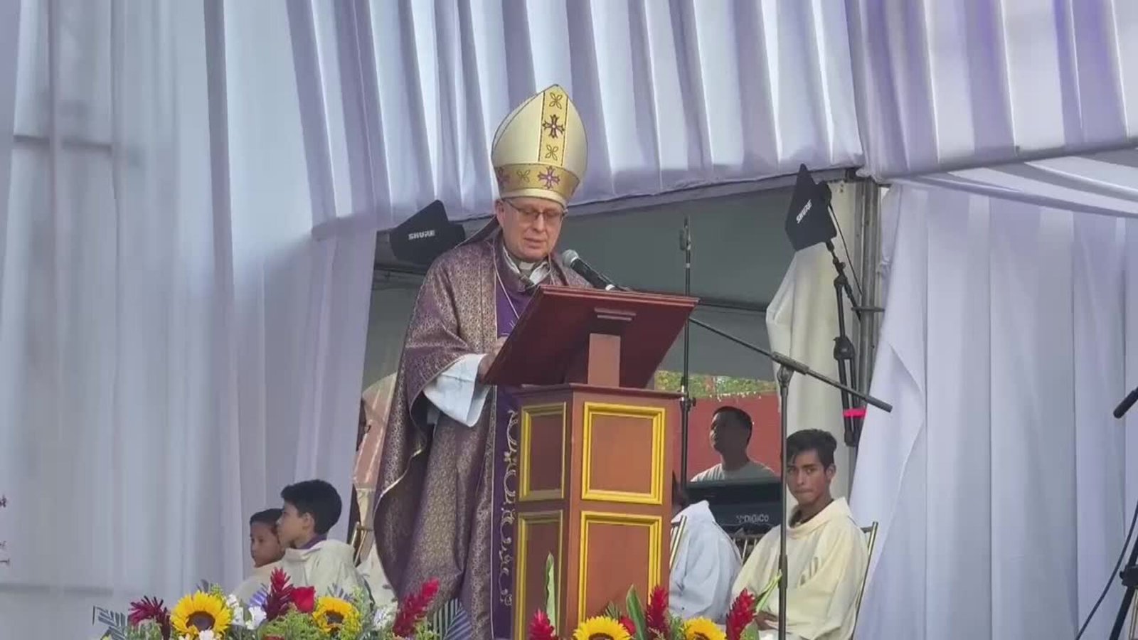 Los venezolanos en Caracas piden salud al Nazareno de San Pablo en una multitudinaria procesión Los venezolanos en Caracas piden salud al Nazareno de San Pablo en una multitudinaria procesión