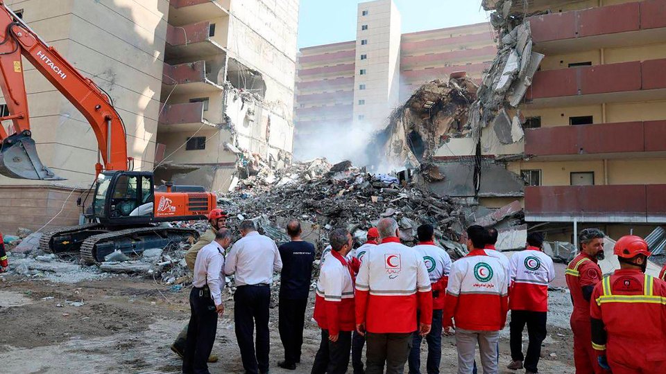 Israel golpea duro e Irán intenta responder | Sexto día de guerra abierta