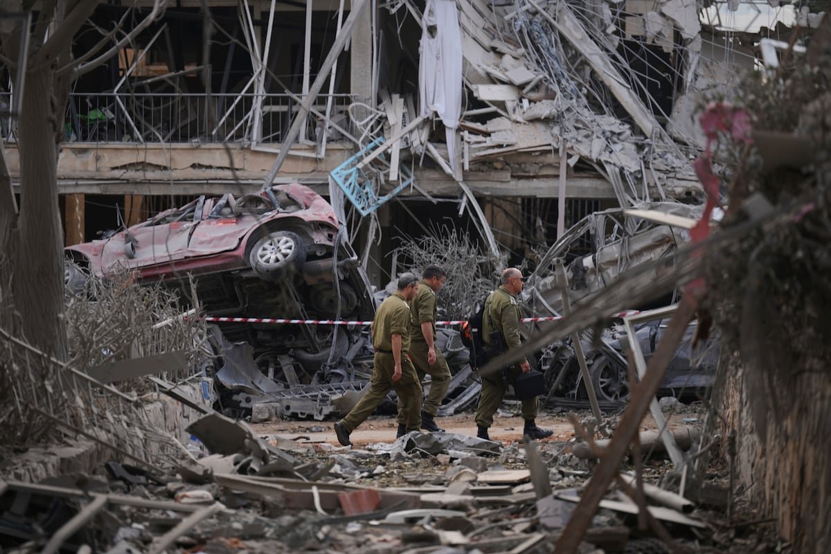 Última hora del conflicto en Oriente Próximo, en vivo | Al menos tres muertos y decenas de heridos en Israel tras los últimos ataques iraníes | Internacional