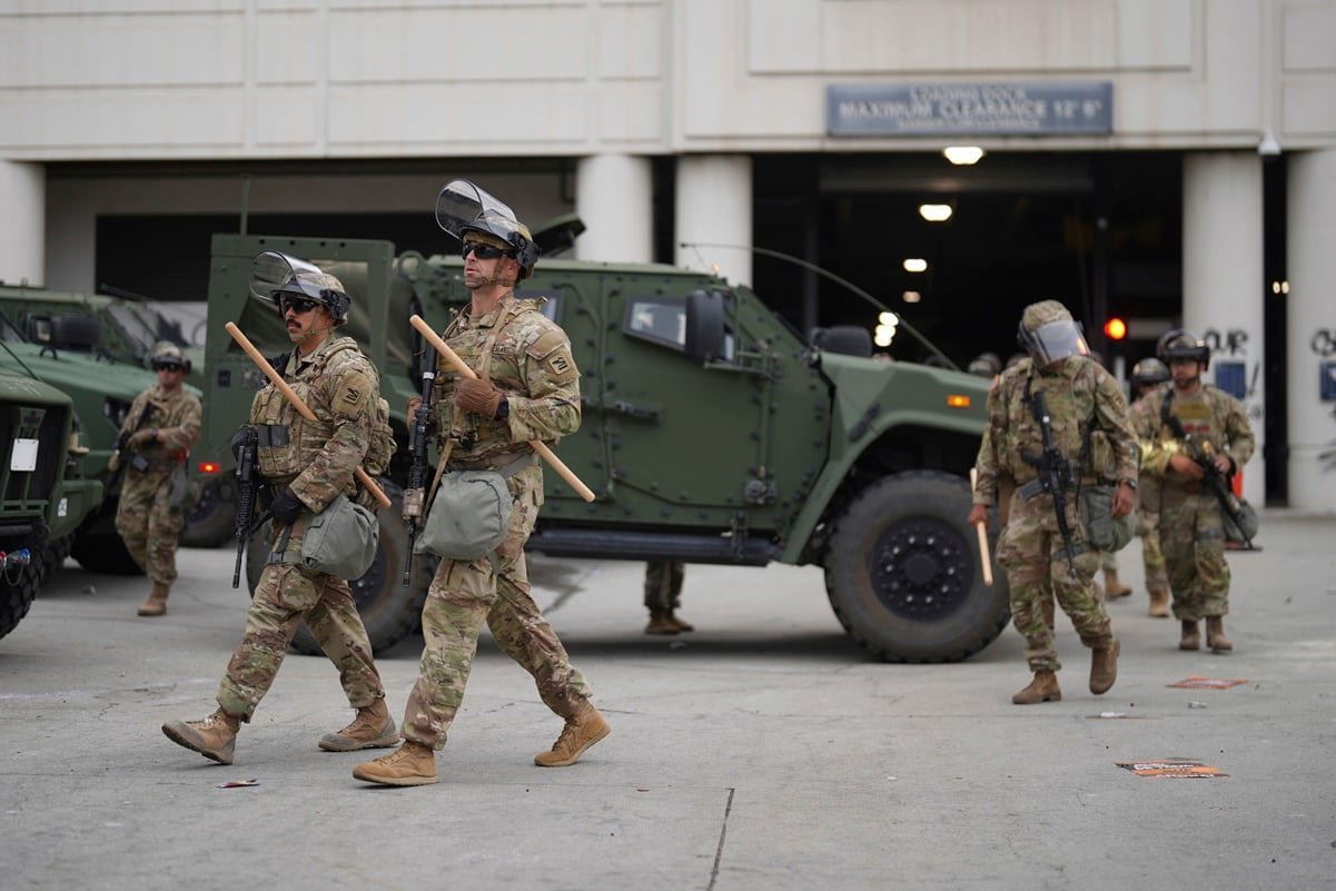 Guardia Nacional de EU llega a Los Ángeles; Trump despliega a elementos para aplacar protestas contra redadas migrantes