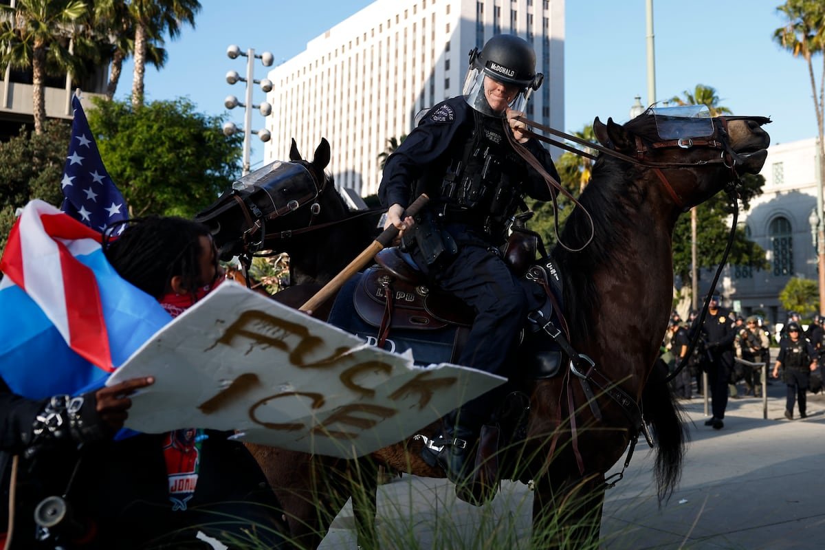 Las protestas de Los Ángeles por la política migratoria despiertan la resistencia dormida contra Trump | Inmigración en Estados Unidos
