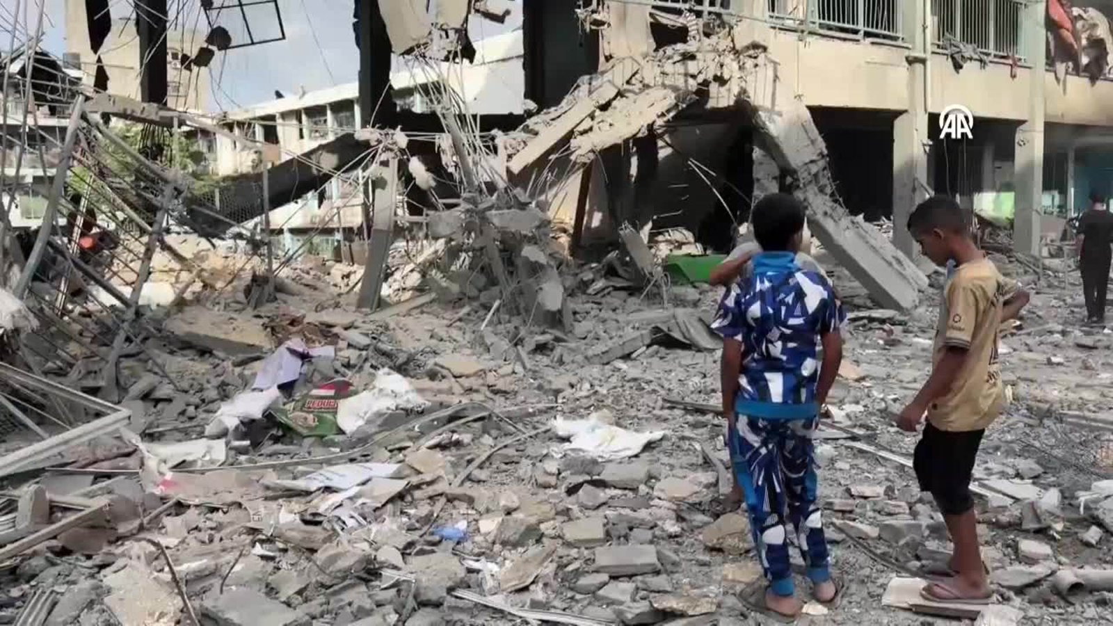 Los bombardeos israelíes contra dos escuelas y otros puntos de Gaza matan al menos a 45 personas