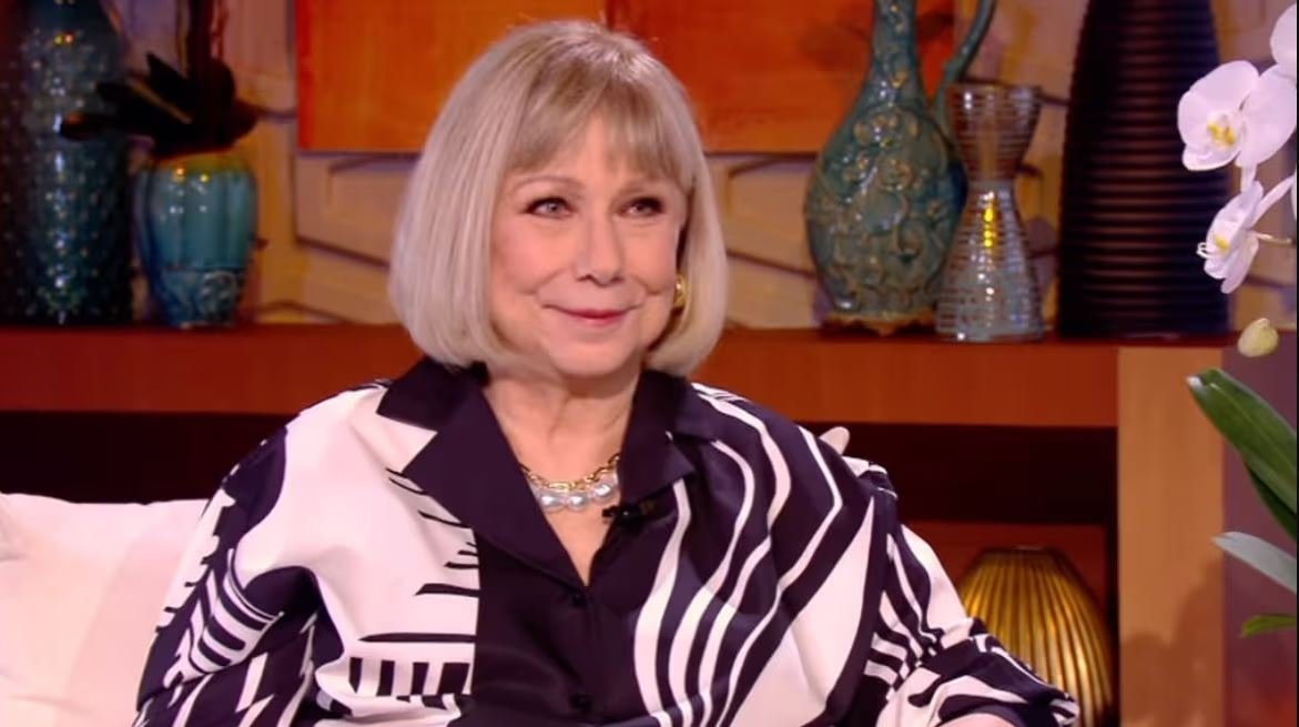 Cristina Saralegui regresa a la televisión con una entrevista a Karol G