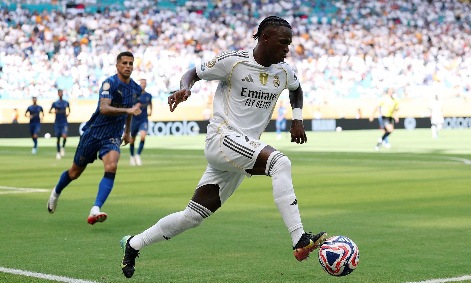 Posible adiós de Vinicius, a Xabi no le gustó y el jugador puede ‘irse’ en mitad del Mundial Posible adiós de Vinicius, a Xabi no le gustó y el jugador puede ‘irse’ en mitad del Mundial